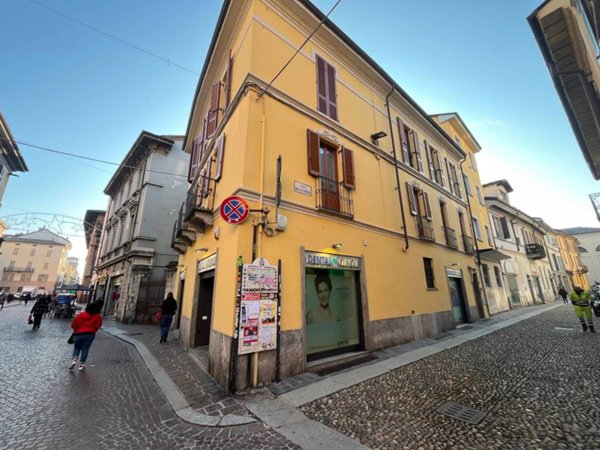 negozio in affitto a Pavia in zona Centro Città