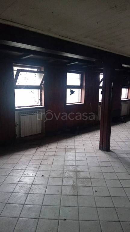 negozio in affitto a Pavia in zona San Pietro