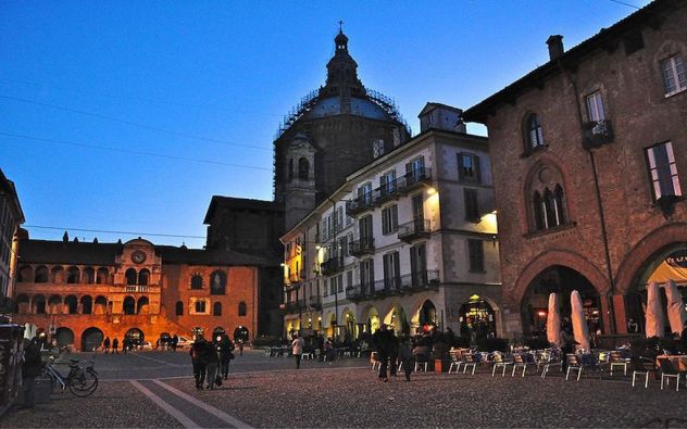 appartamento in affitto a Pavia in zona Centro Città