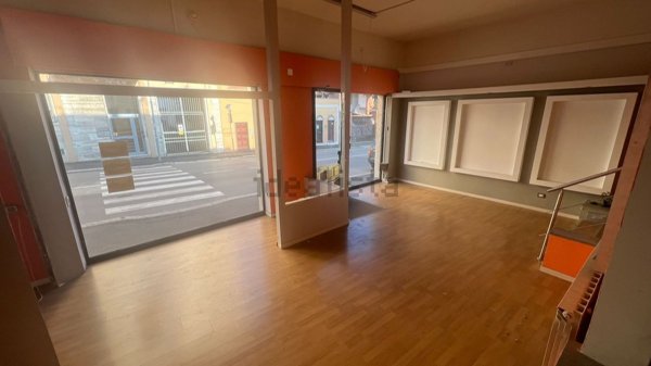 negozio in affitto a Pavia in zona San Pietro