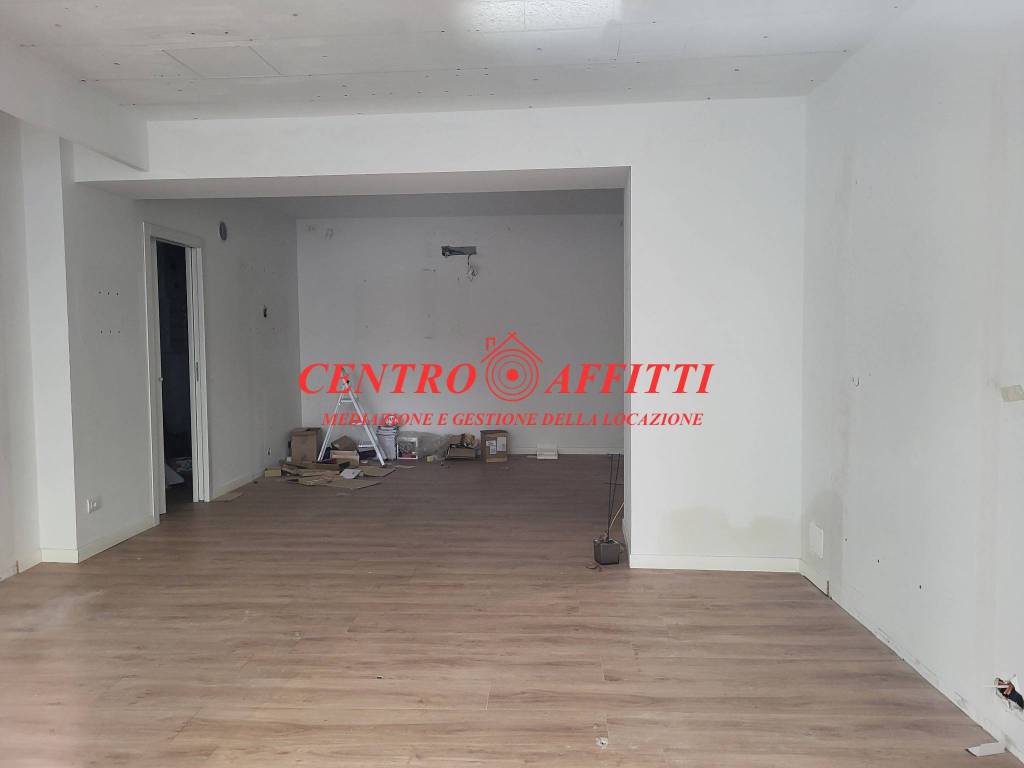 negozio in affitto a Pavia in zona Centro Città