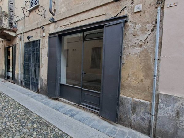 negozio in affitto a Pavia in zona Centro Città