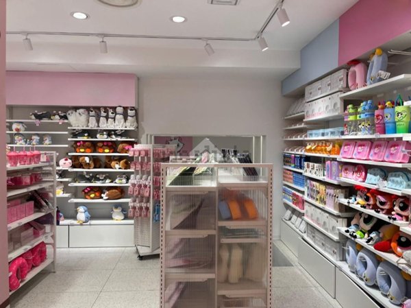 locale commerciale in affitto a Pavia