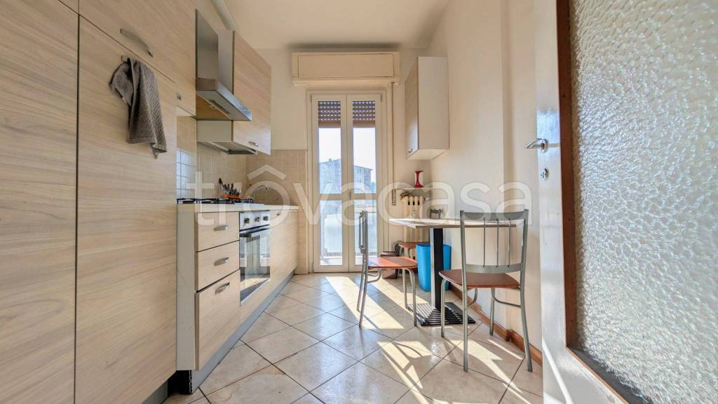 appartamento in affitto a Pavia in zona Pompieri