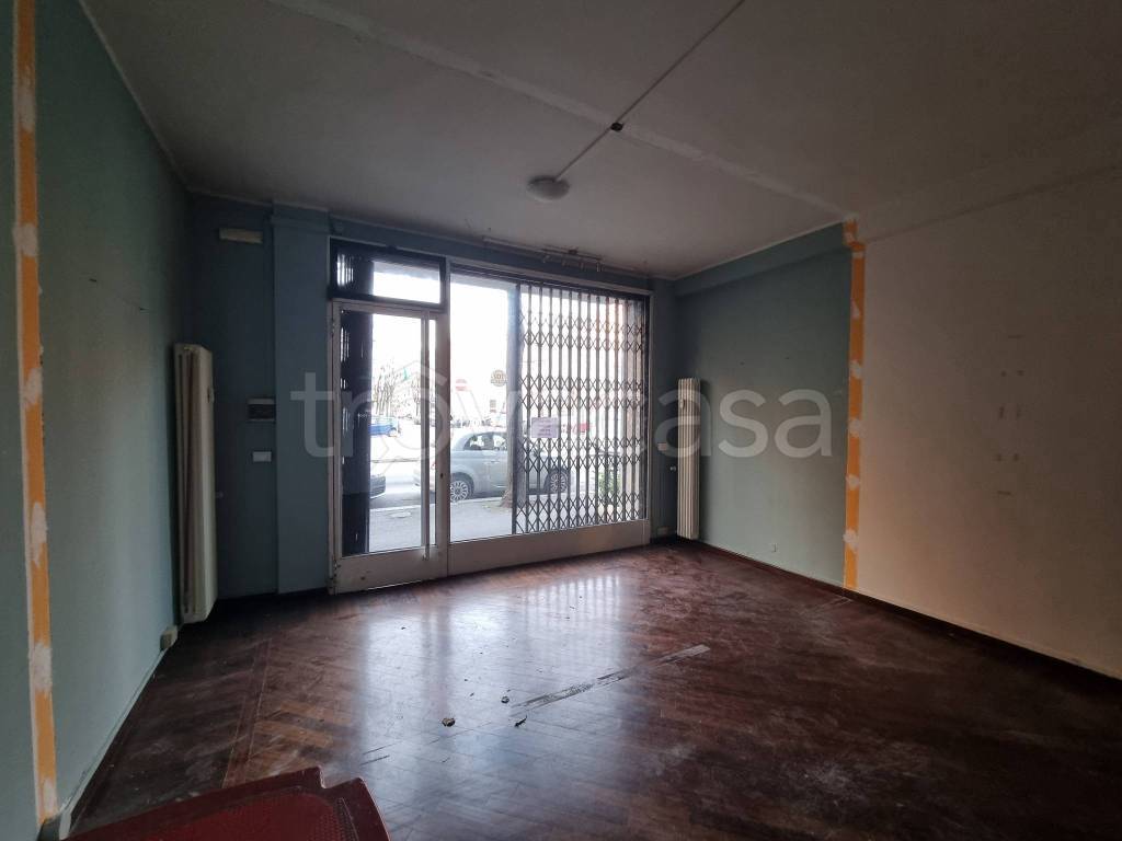 negozio in affitto a Pavia in zona Città Giardino