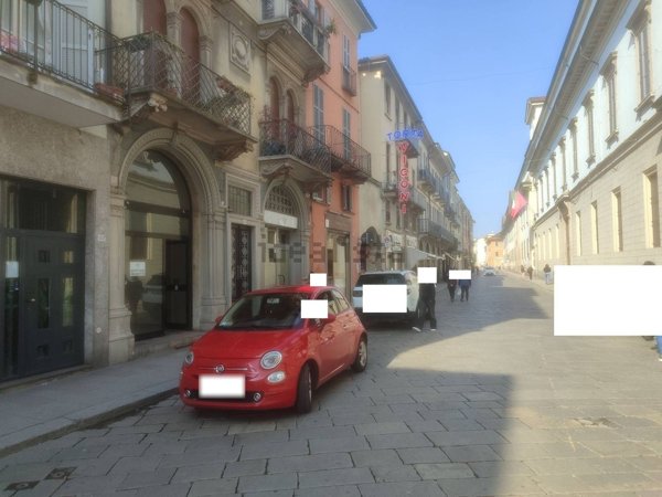 negozio in affitto a Pavia in zona Centro Città