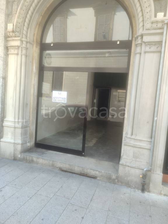 negozio in affitto a Pavia in zona Centro Città
