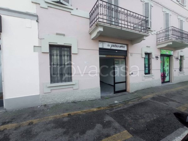 negozio in affitto a Pavia in zona San Pietro