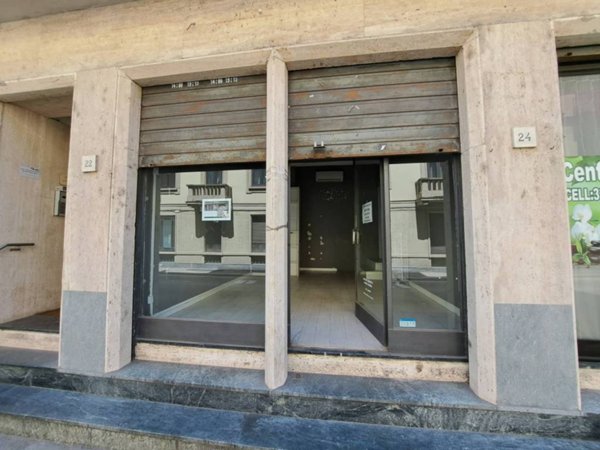 negozio in affitto a Pavia