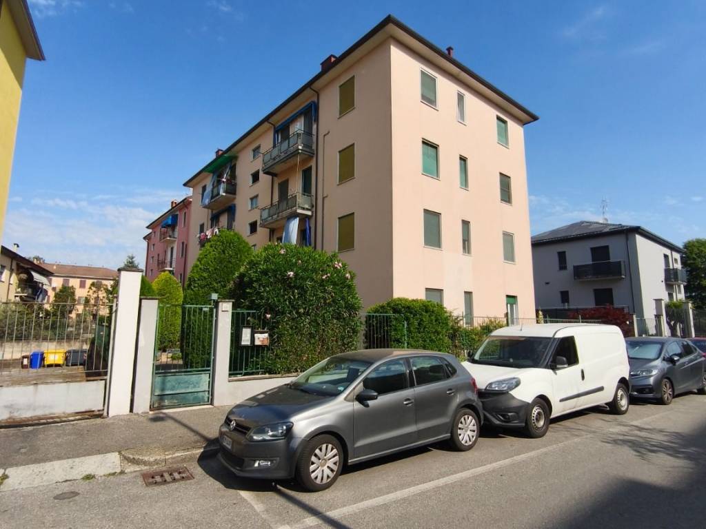 appartamento in affitto a Pavia in zona Pompieri
