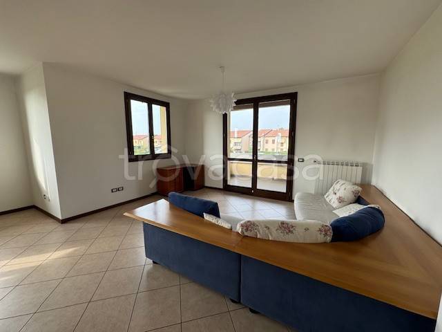 appartamento in affitto a Pavia in zona Vallone