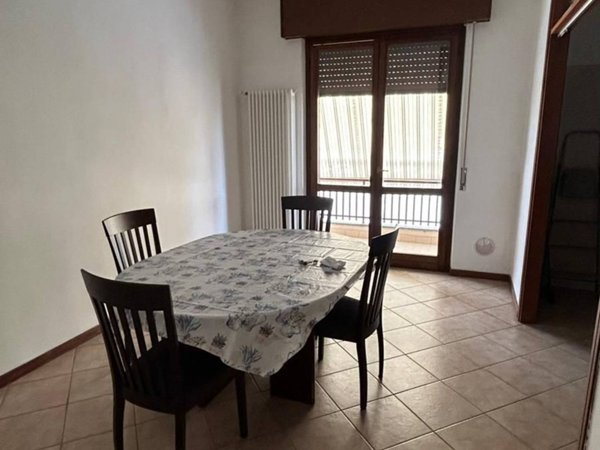negozio in affitto a Pavia in zona San Pietro