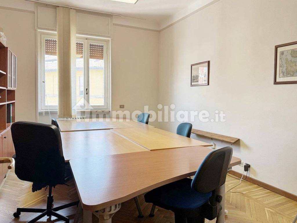 ufficio in affitto a Pavia in zona Città Giardino