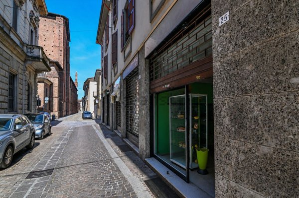 negozio in affitto a Pavia in zona Centro Città