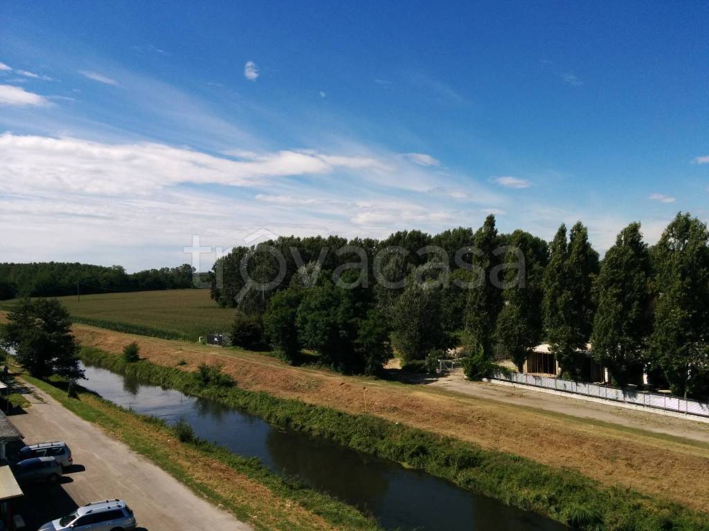 appartamento in affitto a Pavia in zona Borgo Ticino
