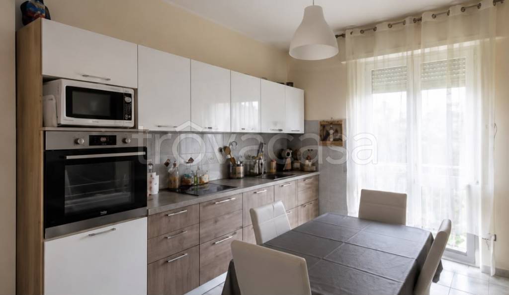appartamento in affitto a Pavia in zona Campari