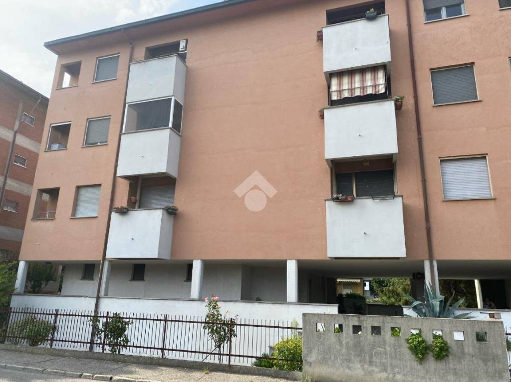 appartamento in affitto a Pavia in zona Campari