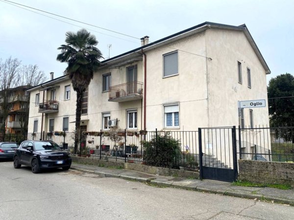 appartamento in affitto a Pavia in zona Chiozzo