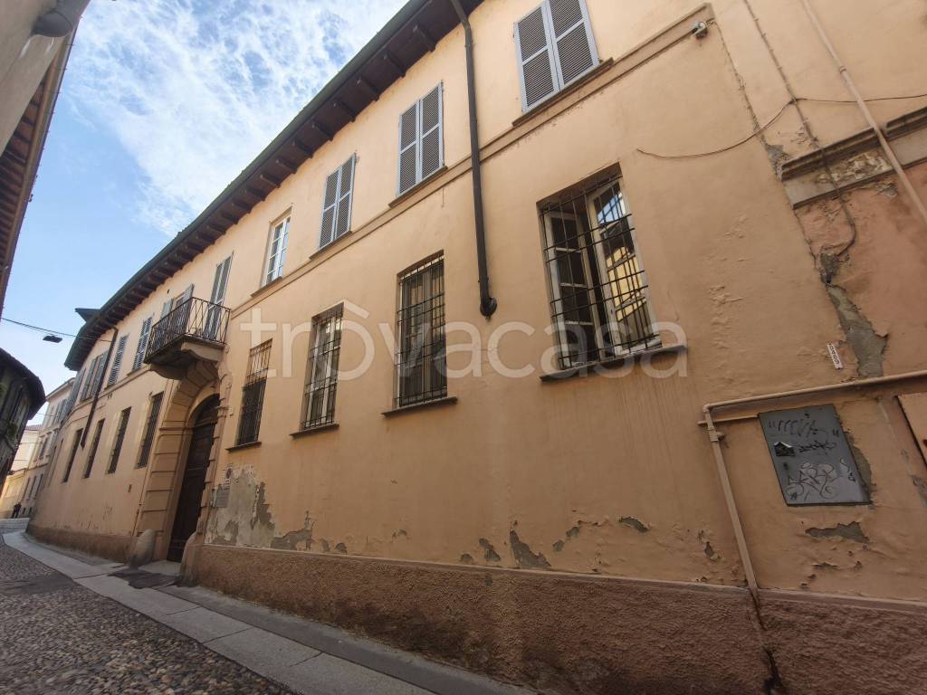 appartamento in affitto a Pavia in zona Centro Città