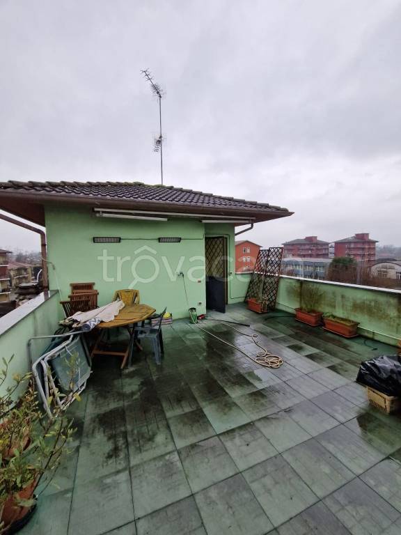 appartamento in affitto a Pavia in zona Vallone
