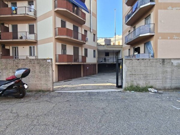 locale di sgombero in affitto a Pavia in zona Policlinico
