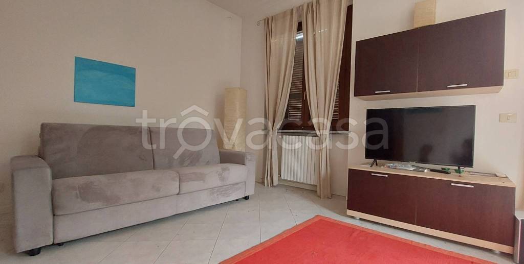appartamento in affitto a Pavia in zona Chiozzo
