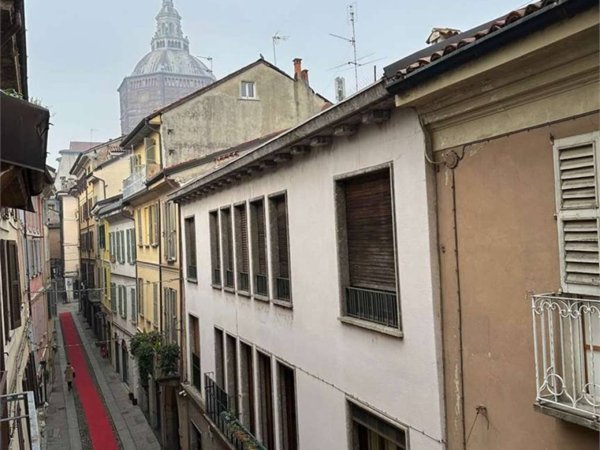 appartamento in affitto a Pavia in zona Centro Città