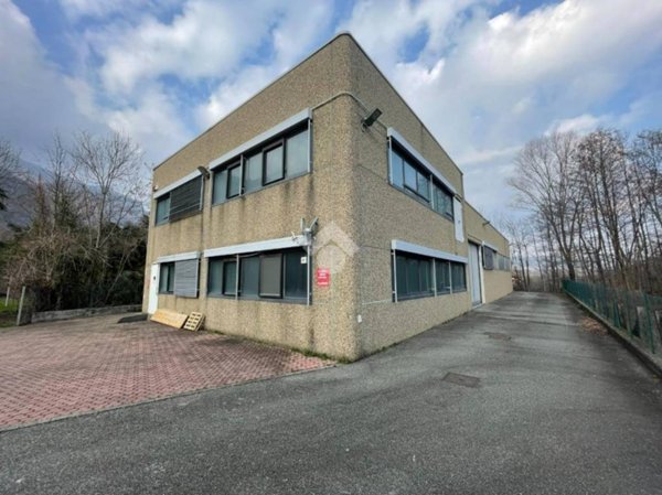 locale commerciale in affitto a Lessolo