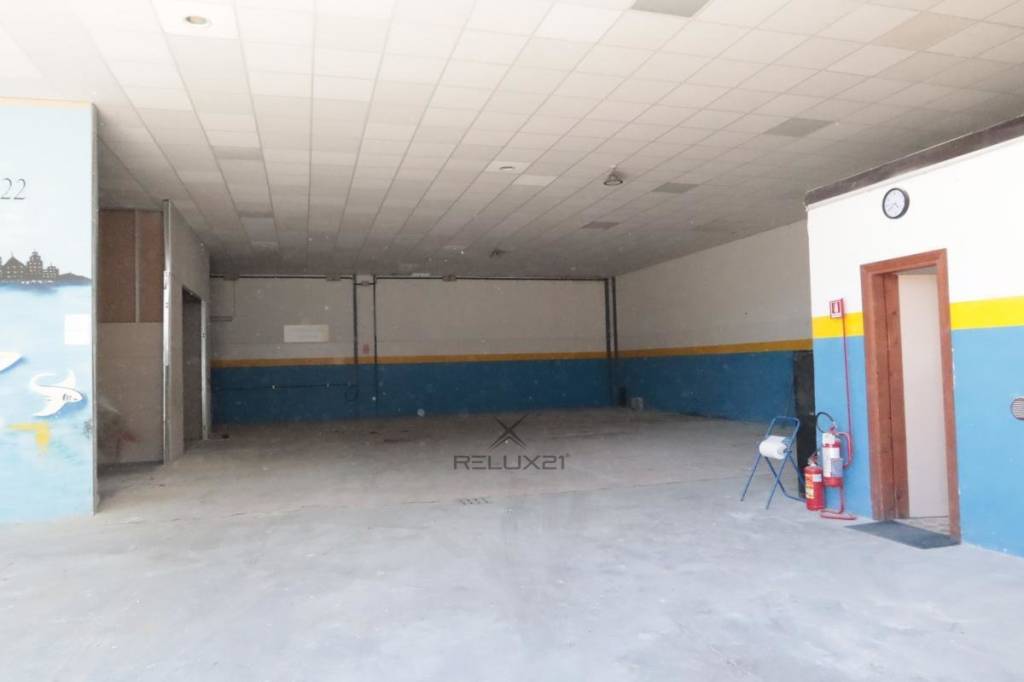 locale commerciale in affitto a San Genesio ed Uniti