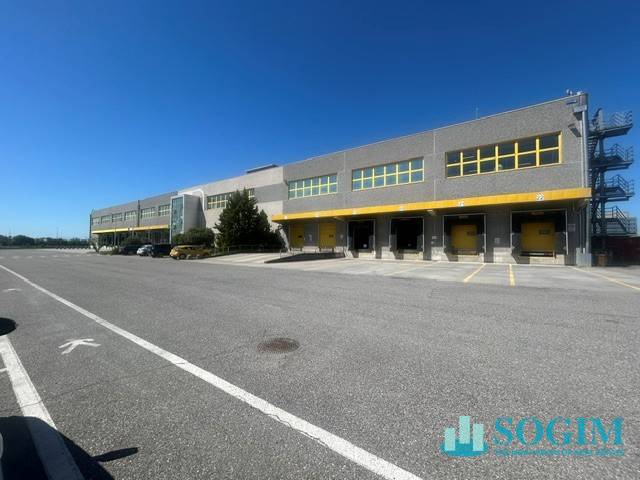 locale di sgombero in affitto a Siziano in zona Campomorto