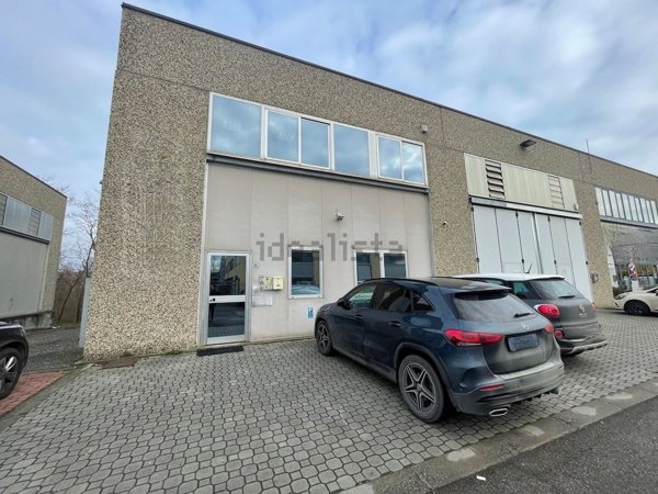 locale di sgombero in affitto a Stradella
