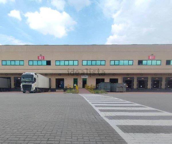 locale di sgombero in affitto a Stradella