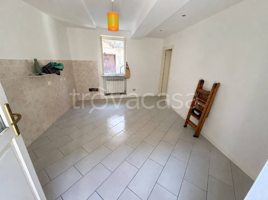 appartamento in affitto a Stradella in zona Montebruciato