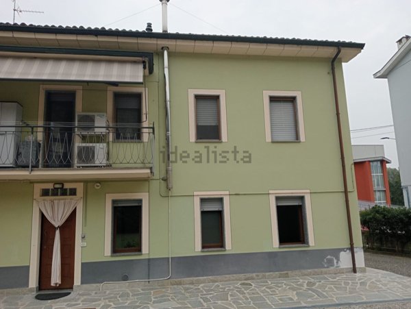 appartamento in affitto a Stradella in zona Montebruciato