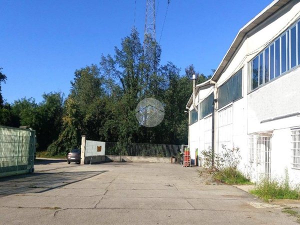 locale commerciale in affitto a Lombardore
