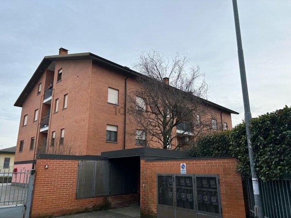 appartamento in affitto a Vellezzo Bellini