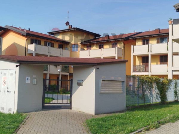 appartamento in affitto a Vellezzo Bellini