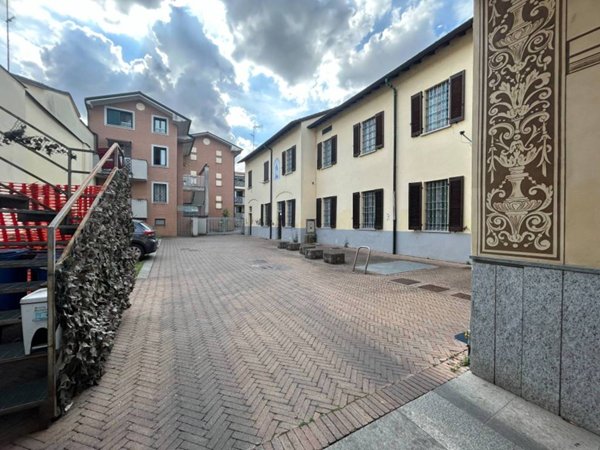 negozio in affitto a Vidigulfo