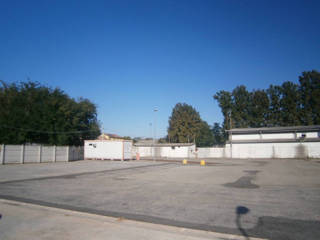 locale commerciale in affitto a Vigevano