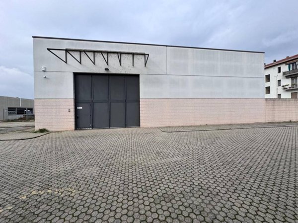 locale commerciale in affitto a Vigevano