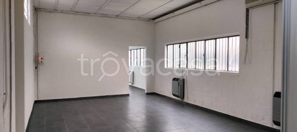 locale commerciale in affitto a Vigevano