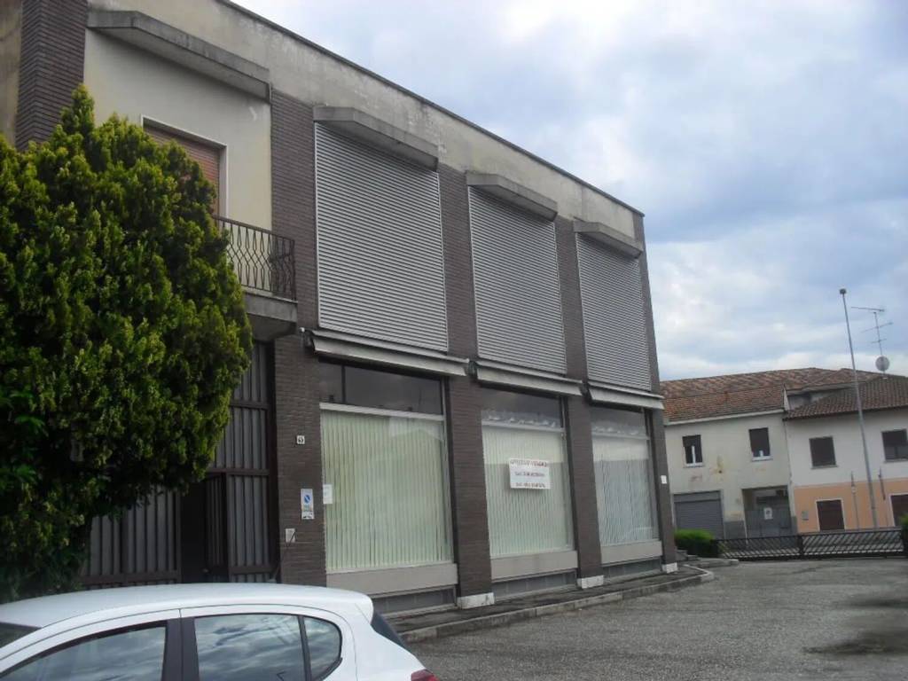 negozio in affitto a Vigevano
