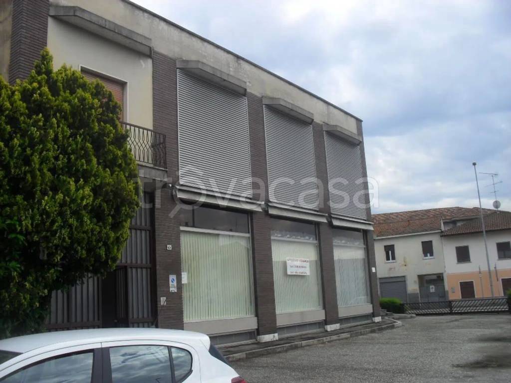 negozio in affitto a Vigevano