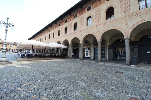 negozio in affitto a Vigevano