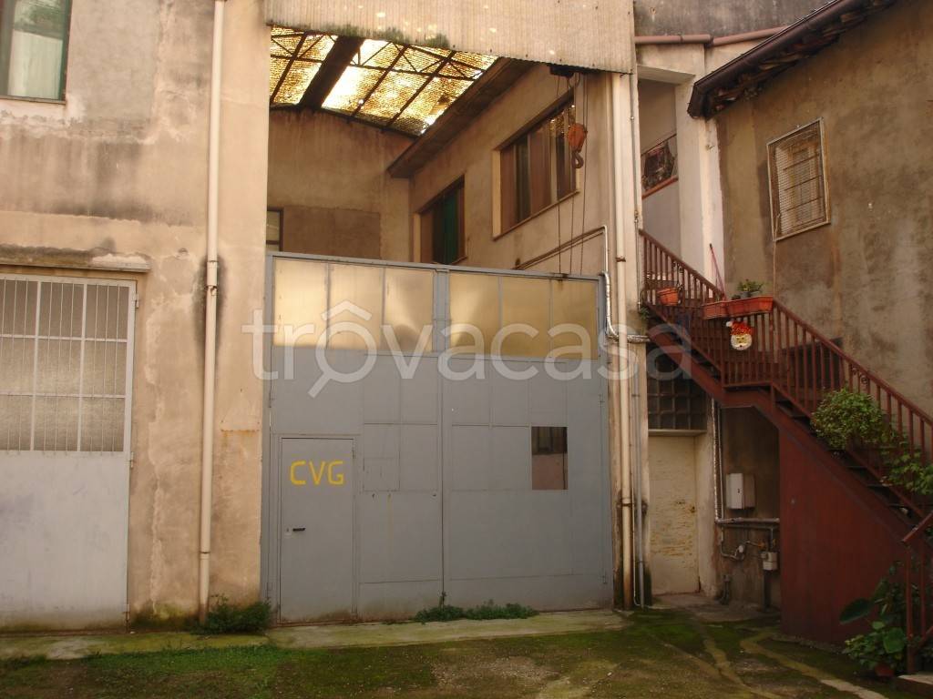 locale commerciale in affitto a Vigevano