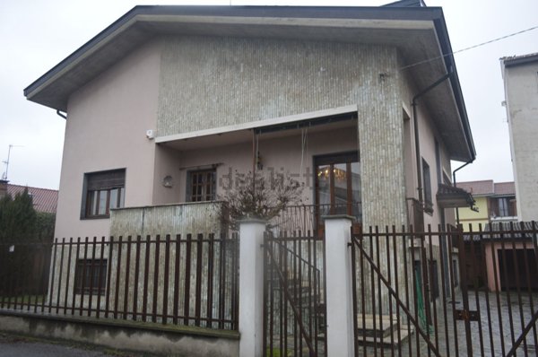 casa indipendente in affitto a Vigevano