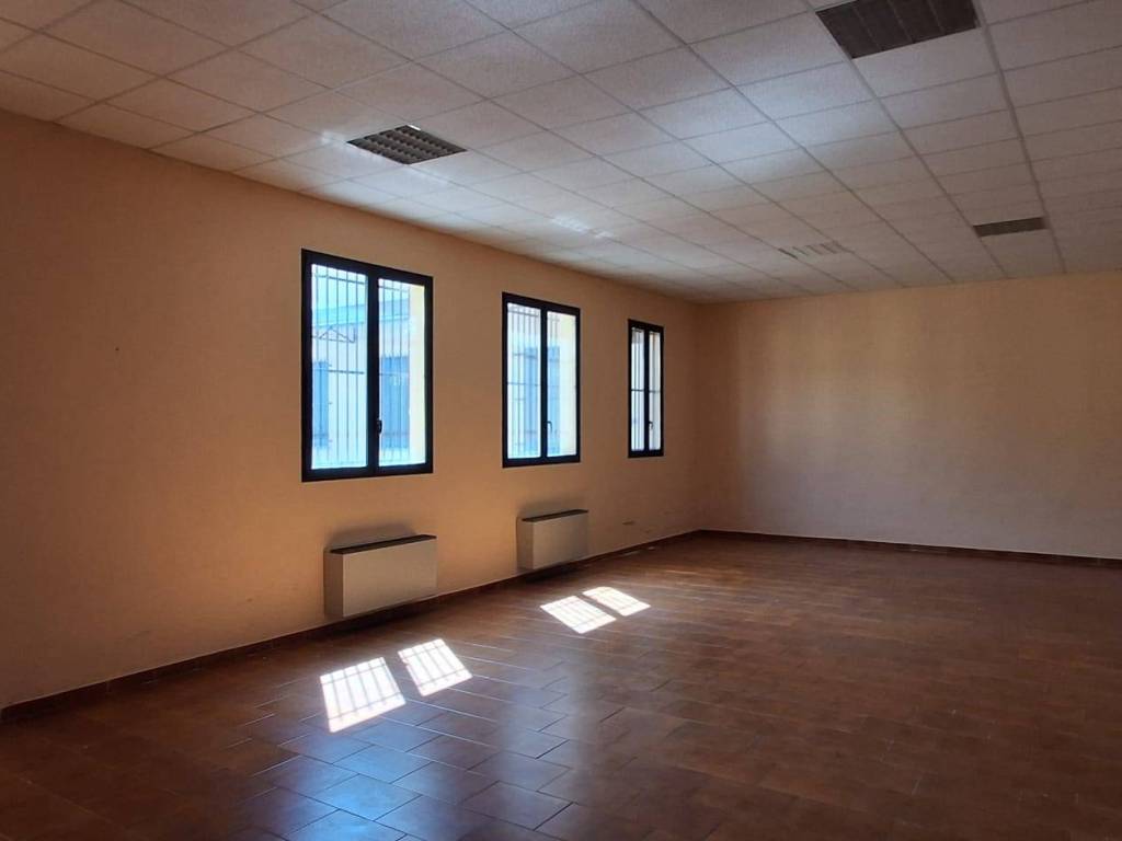 capannone in affitto a Vigevano