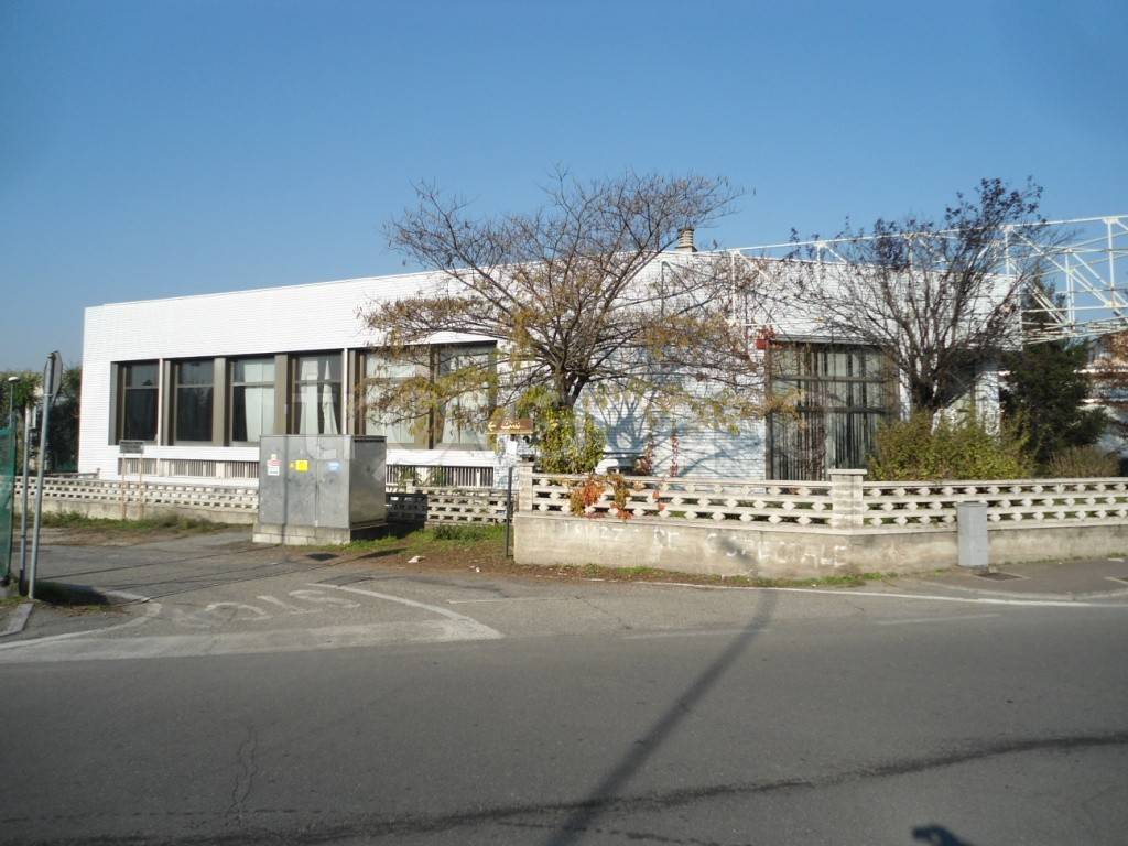 locale commerciale in affitto a Vigevano