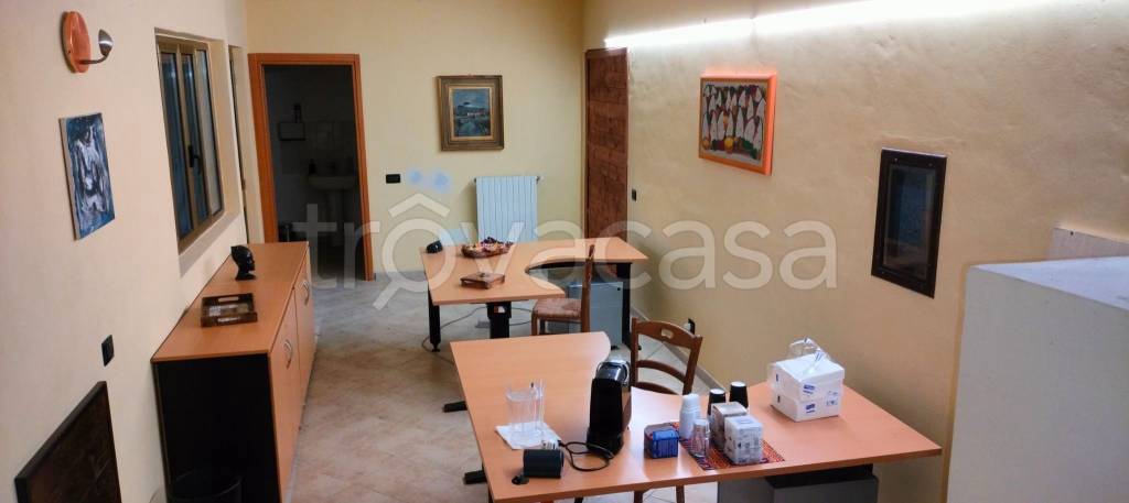 locale commerciale in affitto a Vigevano