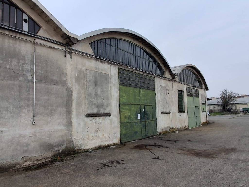 locale commerciale in affitto a Vigevano